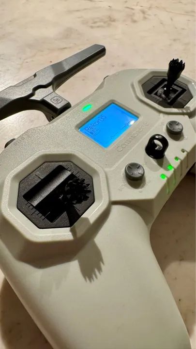 Controle FPV iFlight Commando 8 | ELRS 2.4GHz - Foto 2
