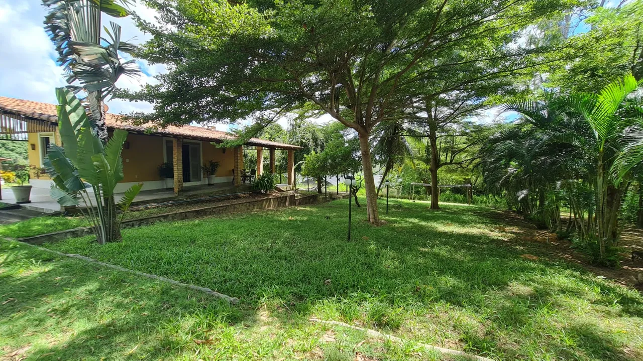 Granja com Plantação de Flores - 17Hectares - Com Rio - Escritura Pública