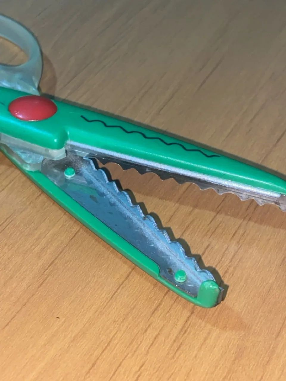 Tesoura ondulada verde 65153837726595121