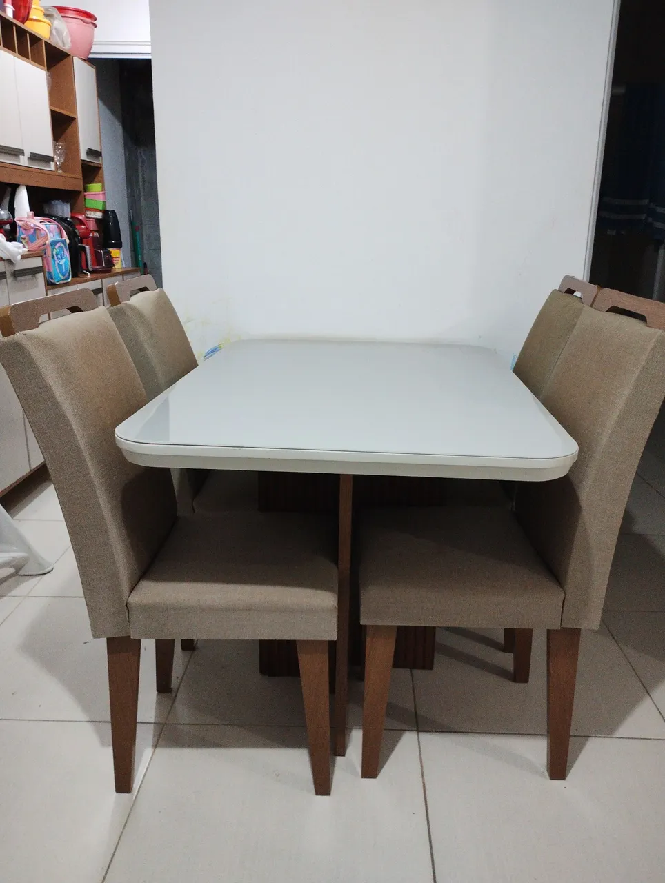 Mesa de Jantar com 4 Cadeiras