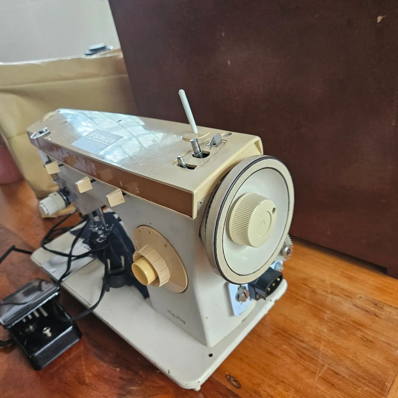 Máquina de Costura Singer -  Antiga - Foto 2