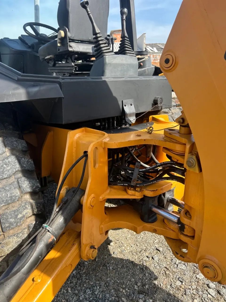 Retroescavadeira JCB 3c 2013  - Foto 3