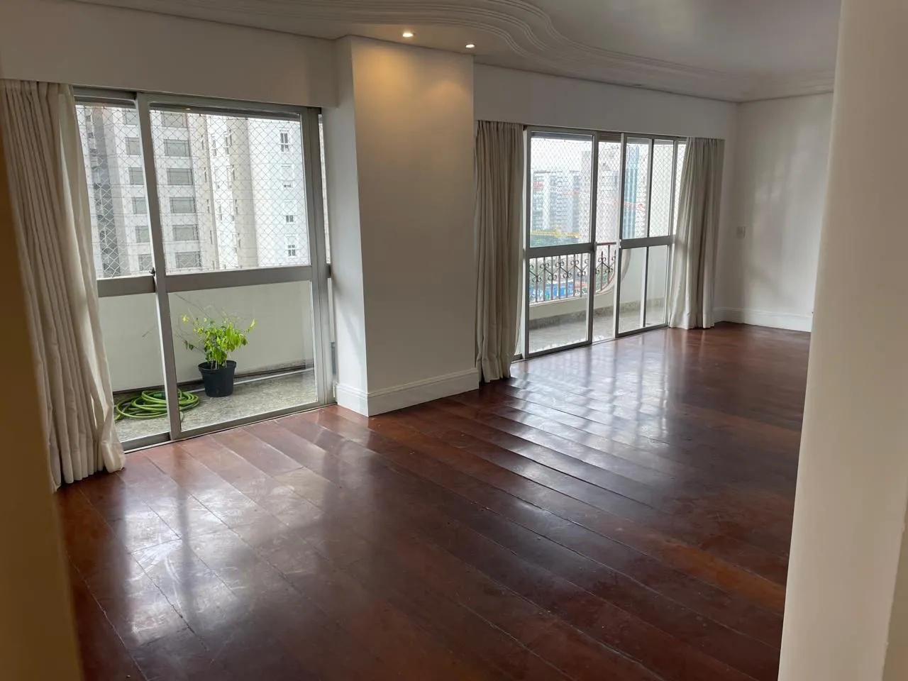 Apartamento para alugar no bairro Moema - São Paulo/SP, Zona Sul