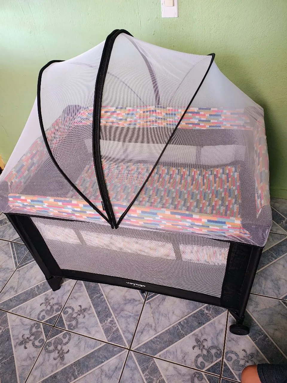 Berço Portátil com Mosquiteiro - Voyage