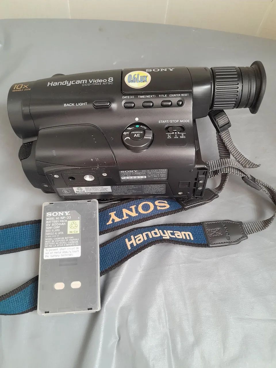 Filmadora Sony Handycam Video 8 CCD-TR44