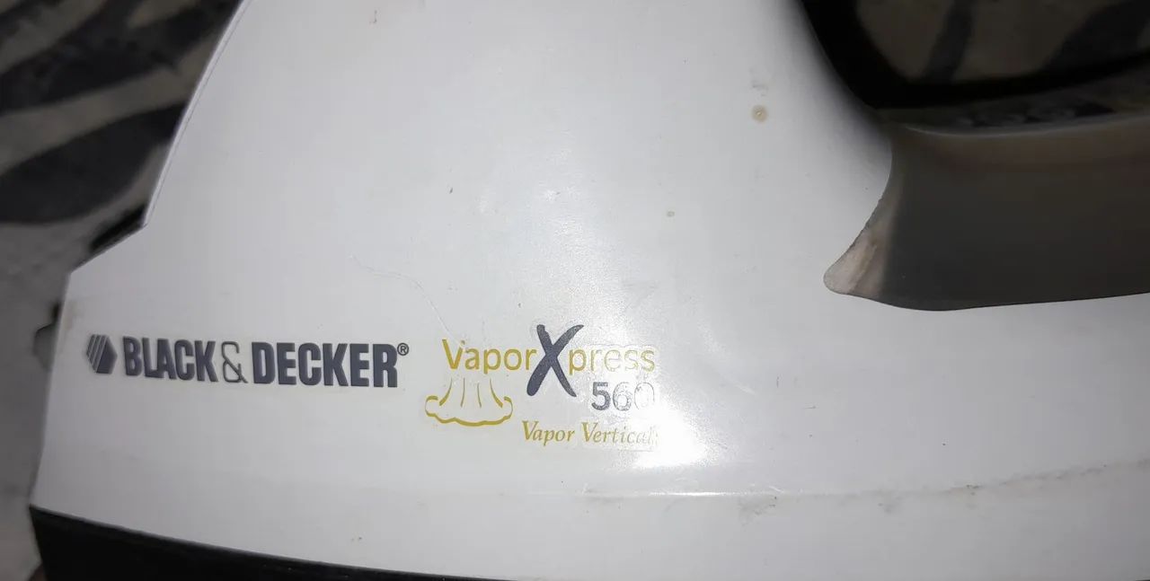 Ferro de Passar Roupa Black & Decker Vapor X-Press 560 - Foto 3