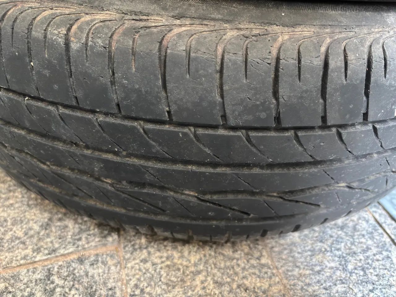 Jogo pneu 185/65 R15 - Foto 4