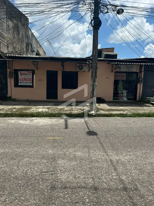 CONJ. BENJAMIM SODRE CASA COM 3 QUARTOS E PONTO COMERCIAL À VENDA, 200 M² POR R$ 300.000,