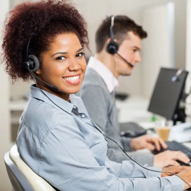 Empresa Seleciona Vendedores, Tec. TI , Aprendiz, Aux. Admin e Serv Gerais