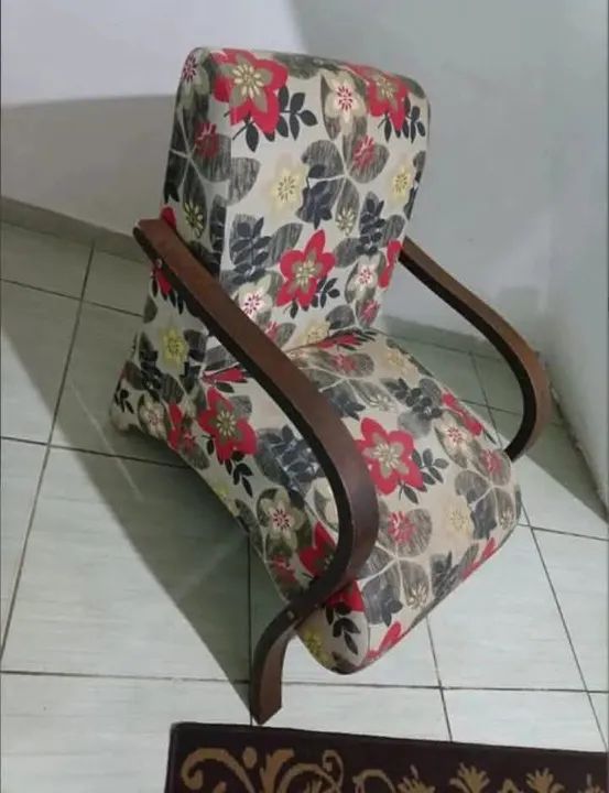 VENDO POLTRONA ESTAMPADA EM EXCELENTE ESTADO