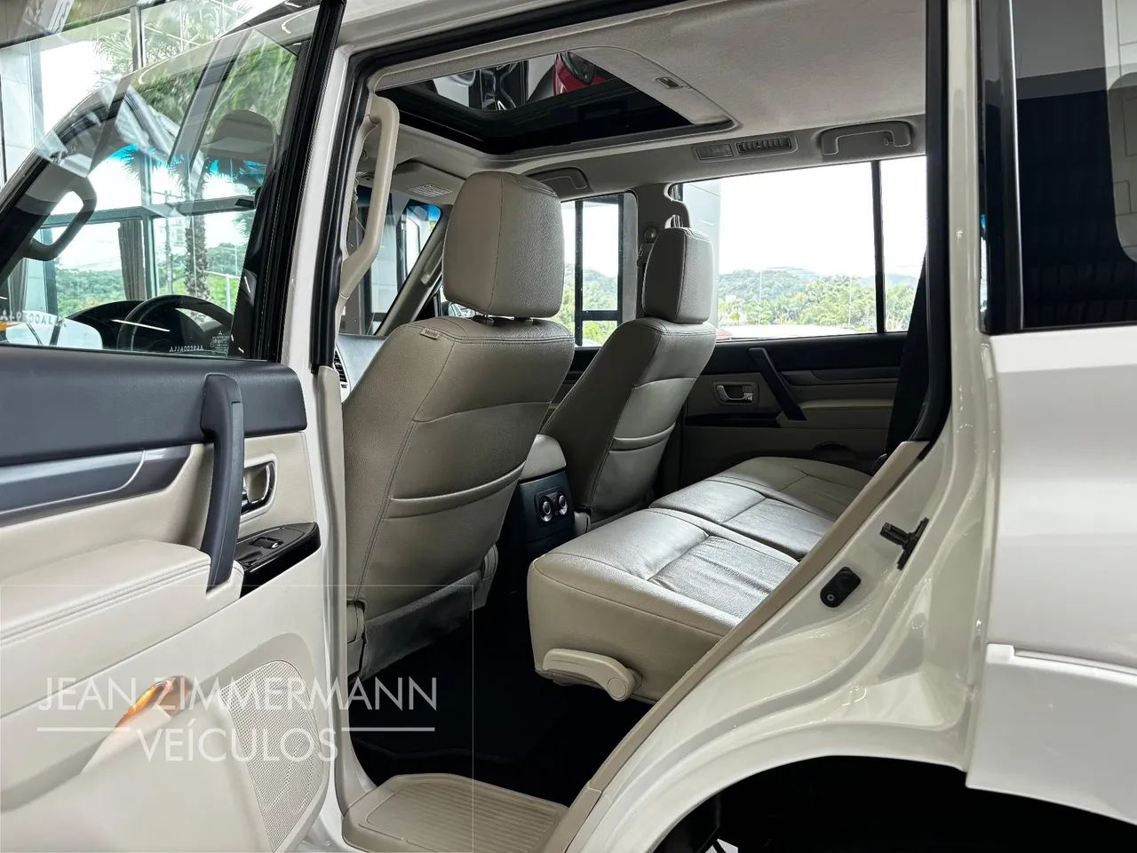 PAJERO HPE FULL 3.2 4X4 T.I.DIES. 5P AUT  BRANCA 2017/2018 - Foto 3