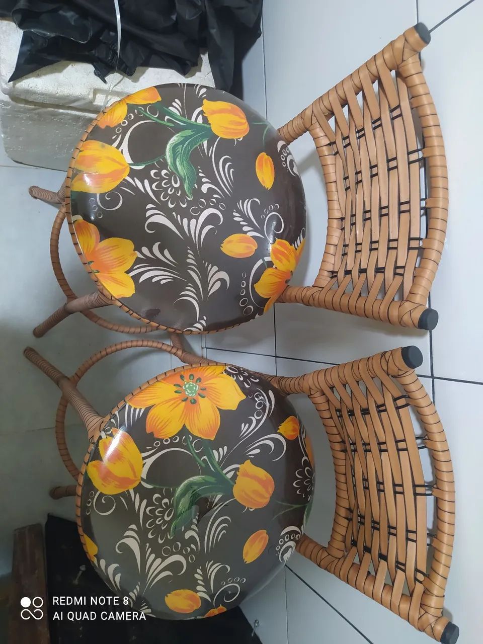 Vendo conjunto de banquetas no preço estão muito conservada  - Foto 2