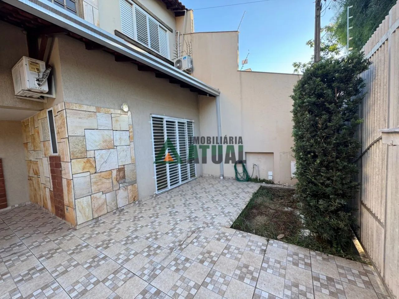 CASA COMERCIAL COM 3 QUARTOS NA REGIÃO CENTRAL DE LONDRINA - Foto 2
