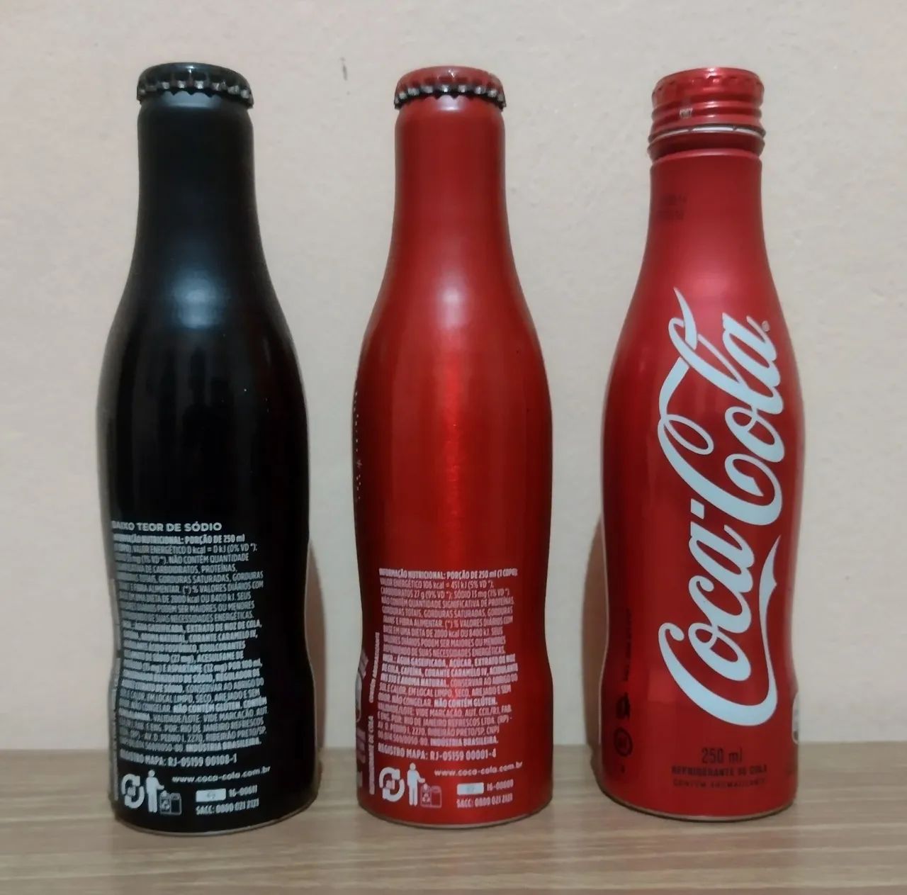 3 Garrafas Coca Cola + Lata e Copo Budweiser  - Foto 4