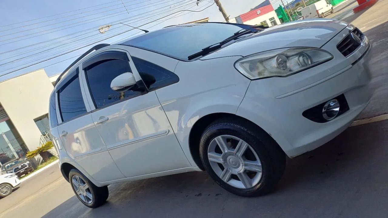 Fiat Idea Attractive 1.4 Fire Flex 8V 5P 2013 - Foto 3