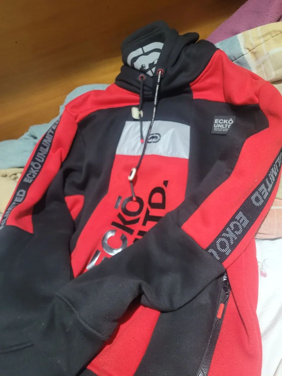 Moletom ecko bala clava 