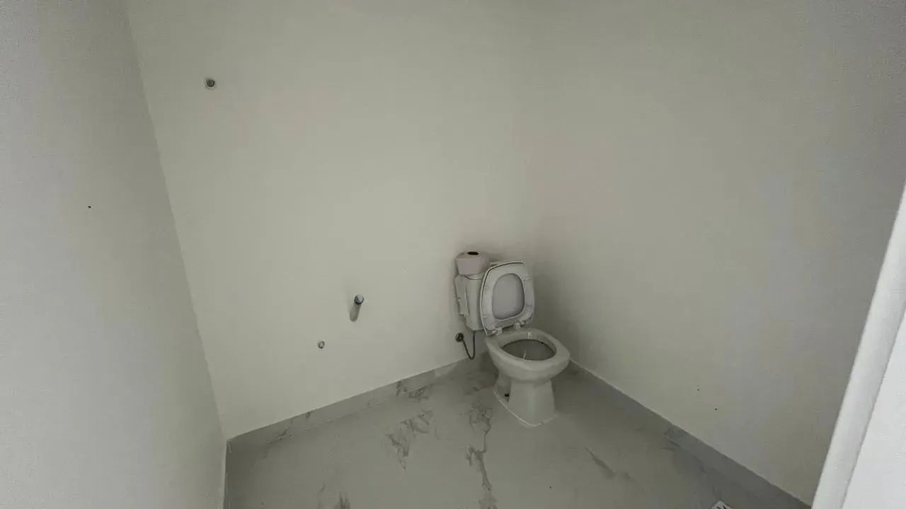 SALA COMERCIAL COM ÓTIMA LOCALIZAÇÃO PARA LOCAÇÃO!!! NA MEIA PRAIA - Foto 10