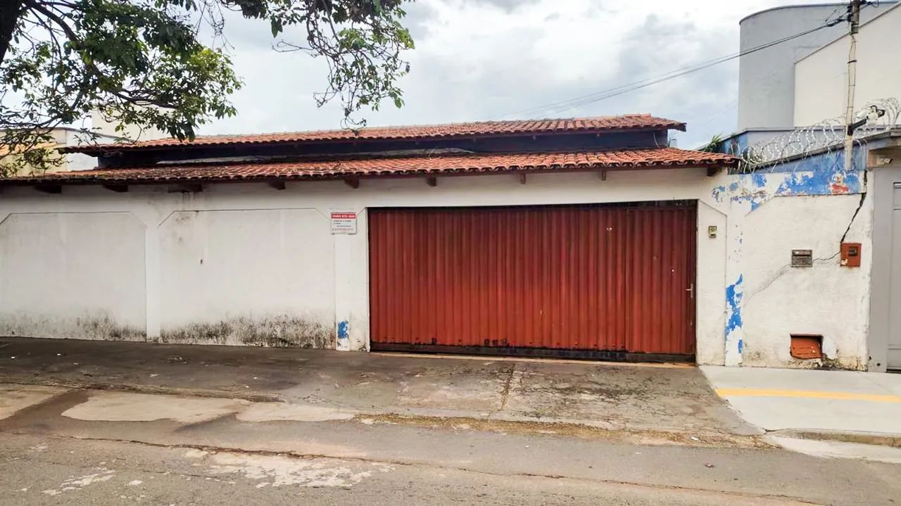 Casa 260m²  Jardim Petrópolis | 6 Quartos, 3 Suítes