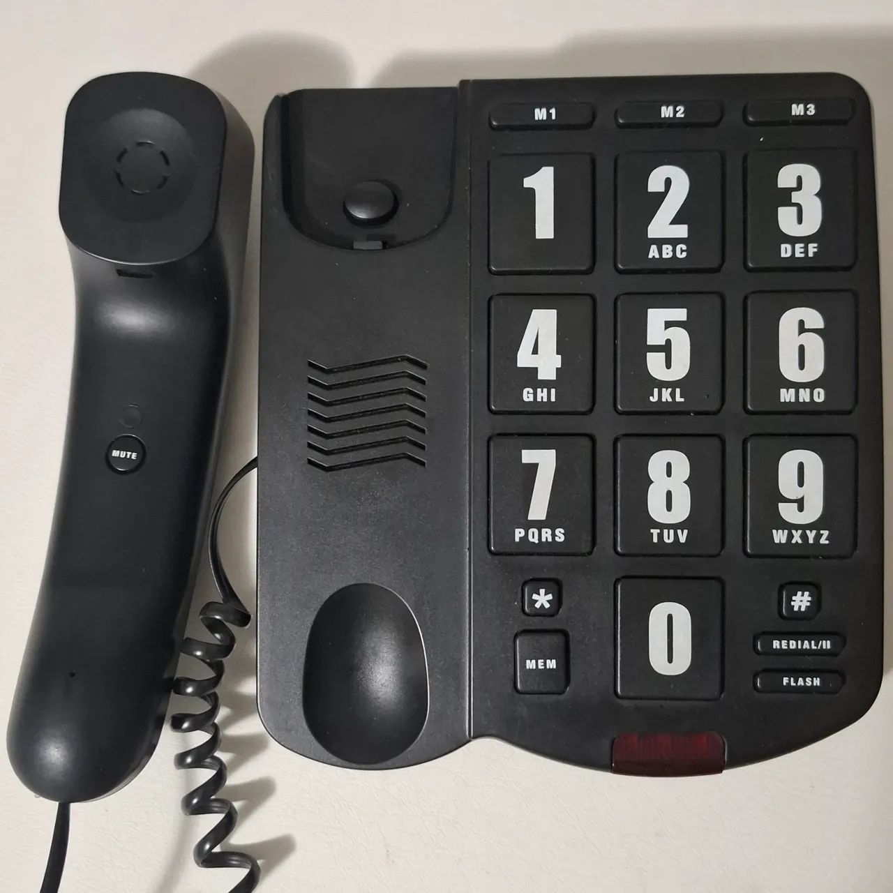 Telefone fixo para idosos 