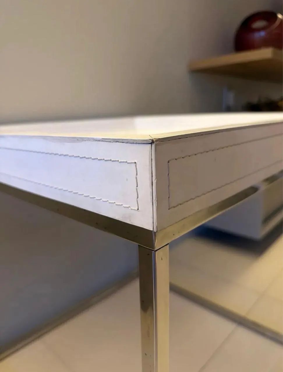 Mesa Lateral 60x60 Branca com base cromada - Foto 5