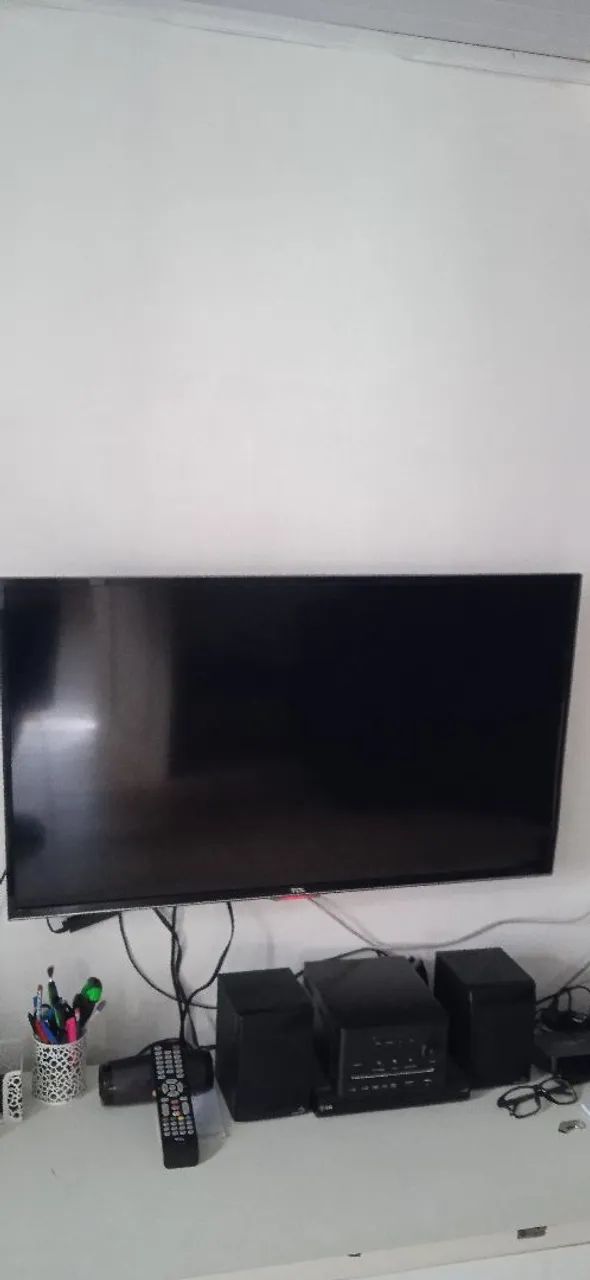 Tv TCL de 40 Polegadas Sai Som, Display Com Avaria 