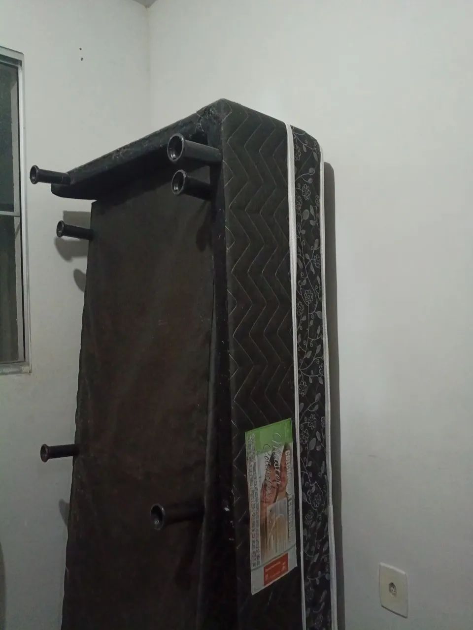 Cama box , com apoio 
