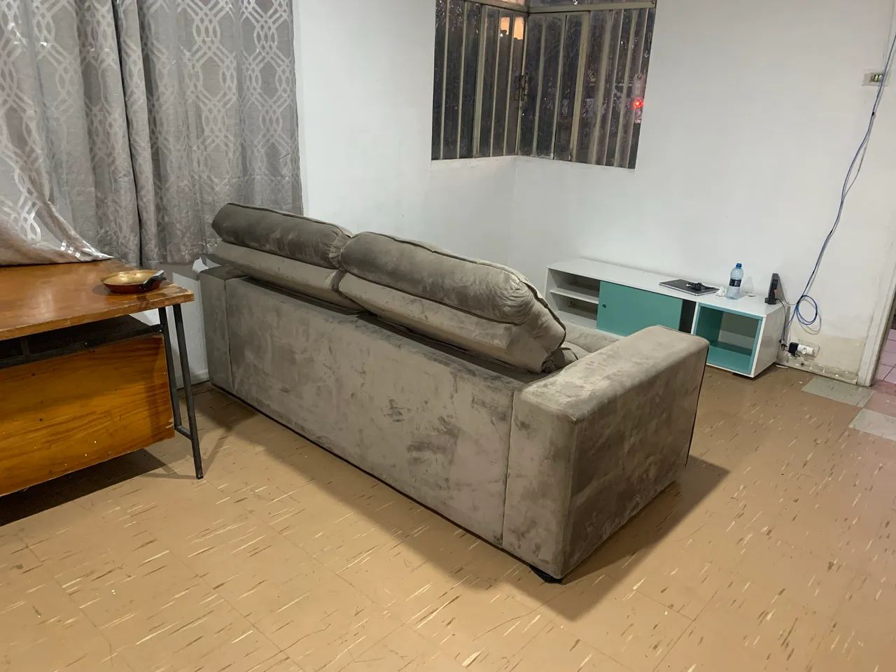 Sofá retrátil cinza grande 2 lugares   - Foto 3