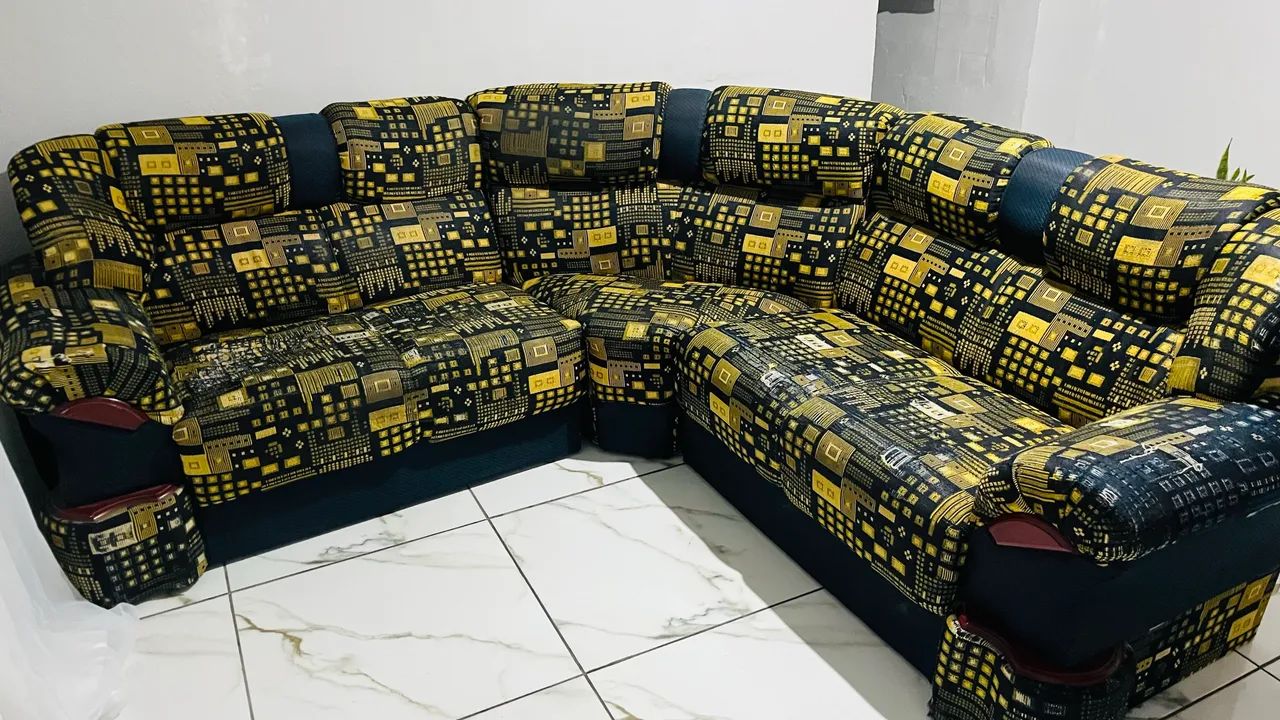 Sofa for donation65569168834051120