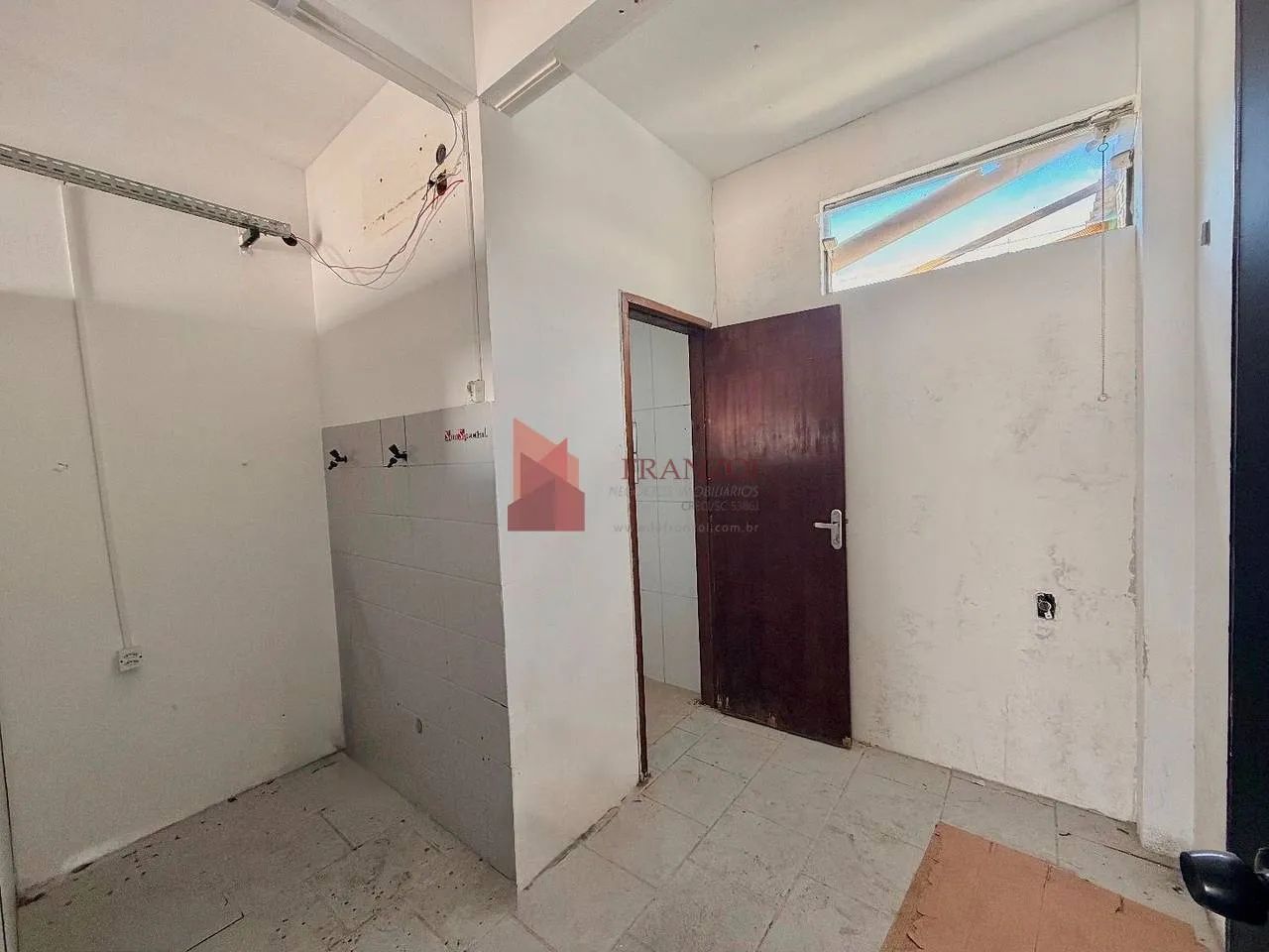 LOCA ÇÃO- Sala comercial TÉRREA com 40m2 na R. Brusque, Itajaí/SC - Foto 4