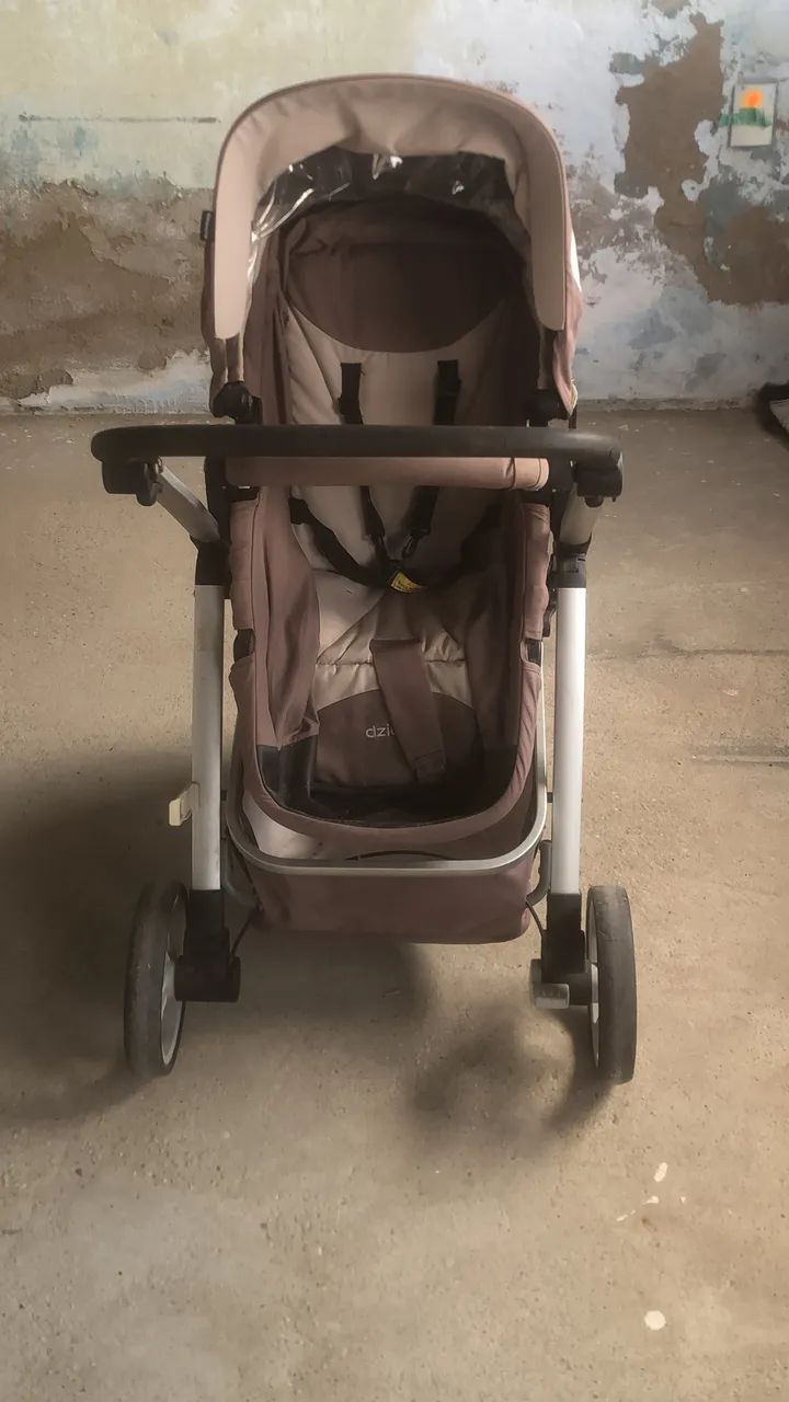 Carrinho d  eh bebê muito conservado - Foto 2