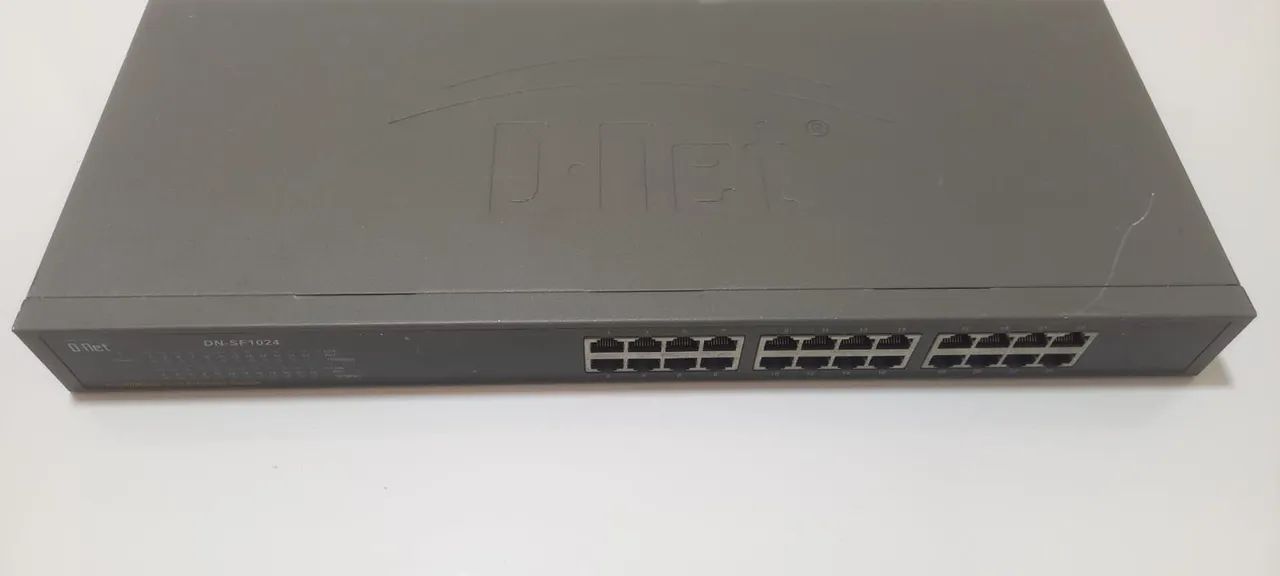 Switch 24 portas Dnet 10/100 Mbps