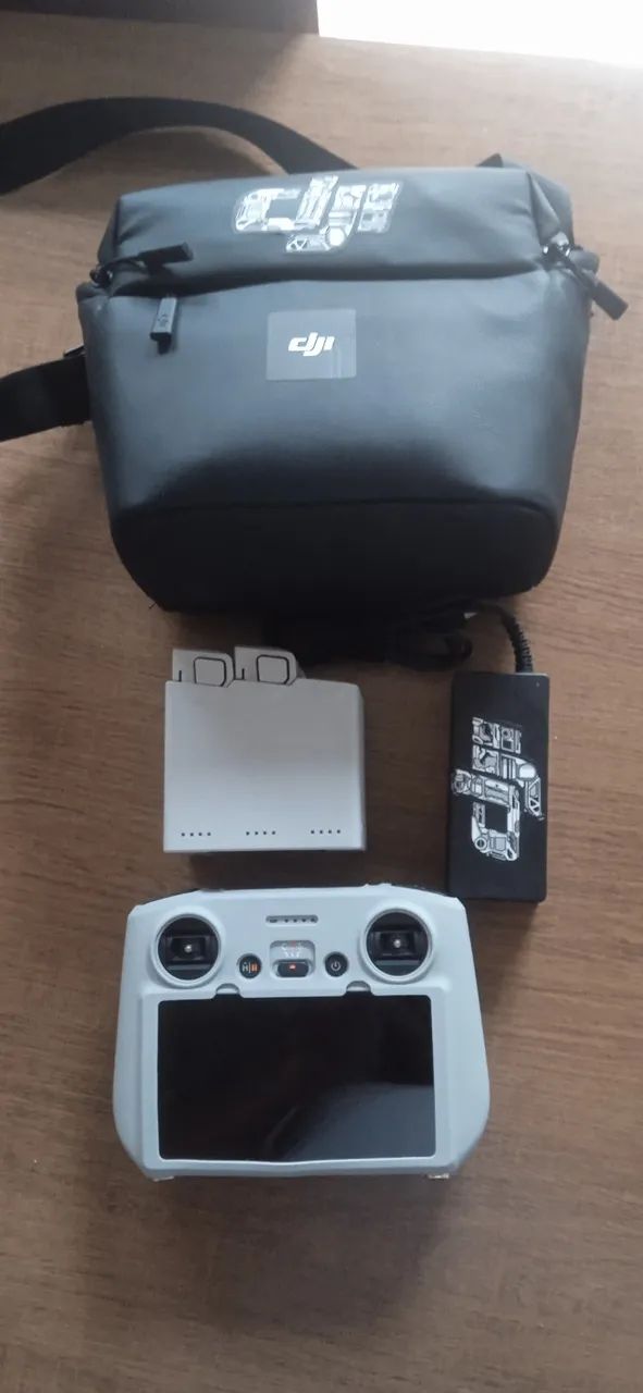 Controle RC de drone com tela 