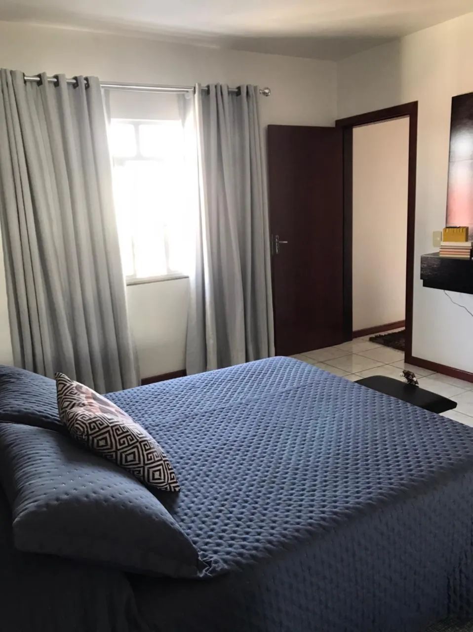 Alugo linda casa ampla e mobiliada - Foto 2