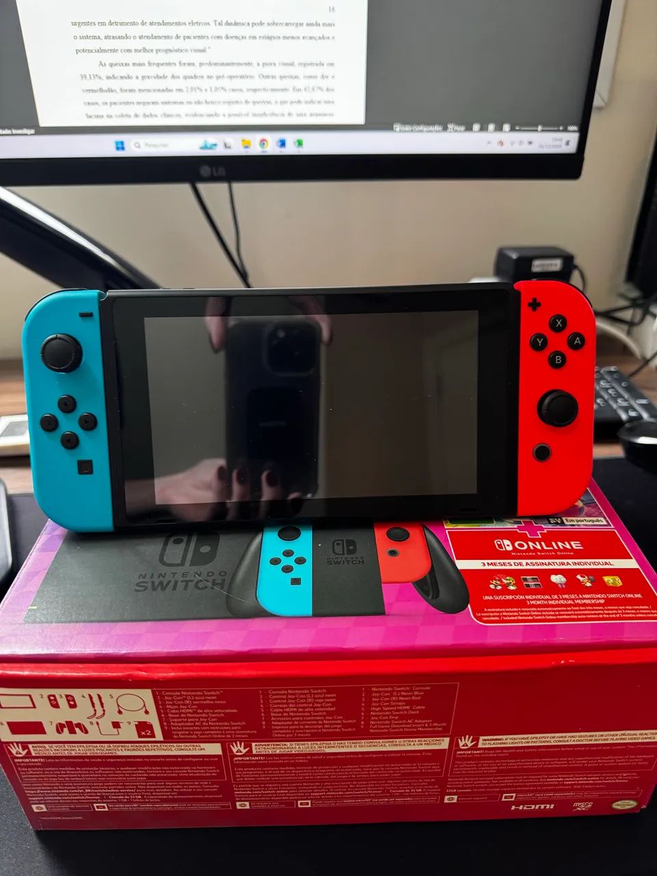 Nintendo Switch V2 + MicroSD 128GB - Completo na Caixa