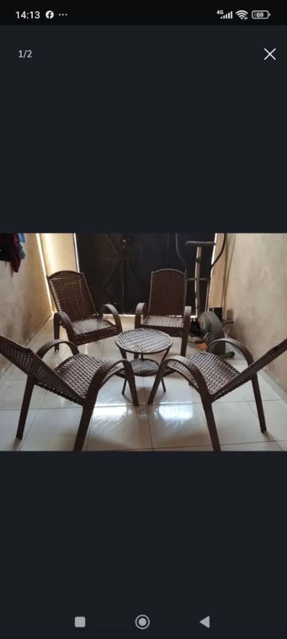 Used fiber chairs for sale in good condition; no delivery service.