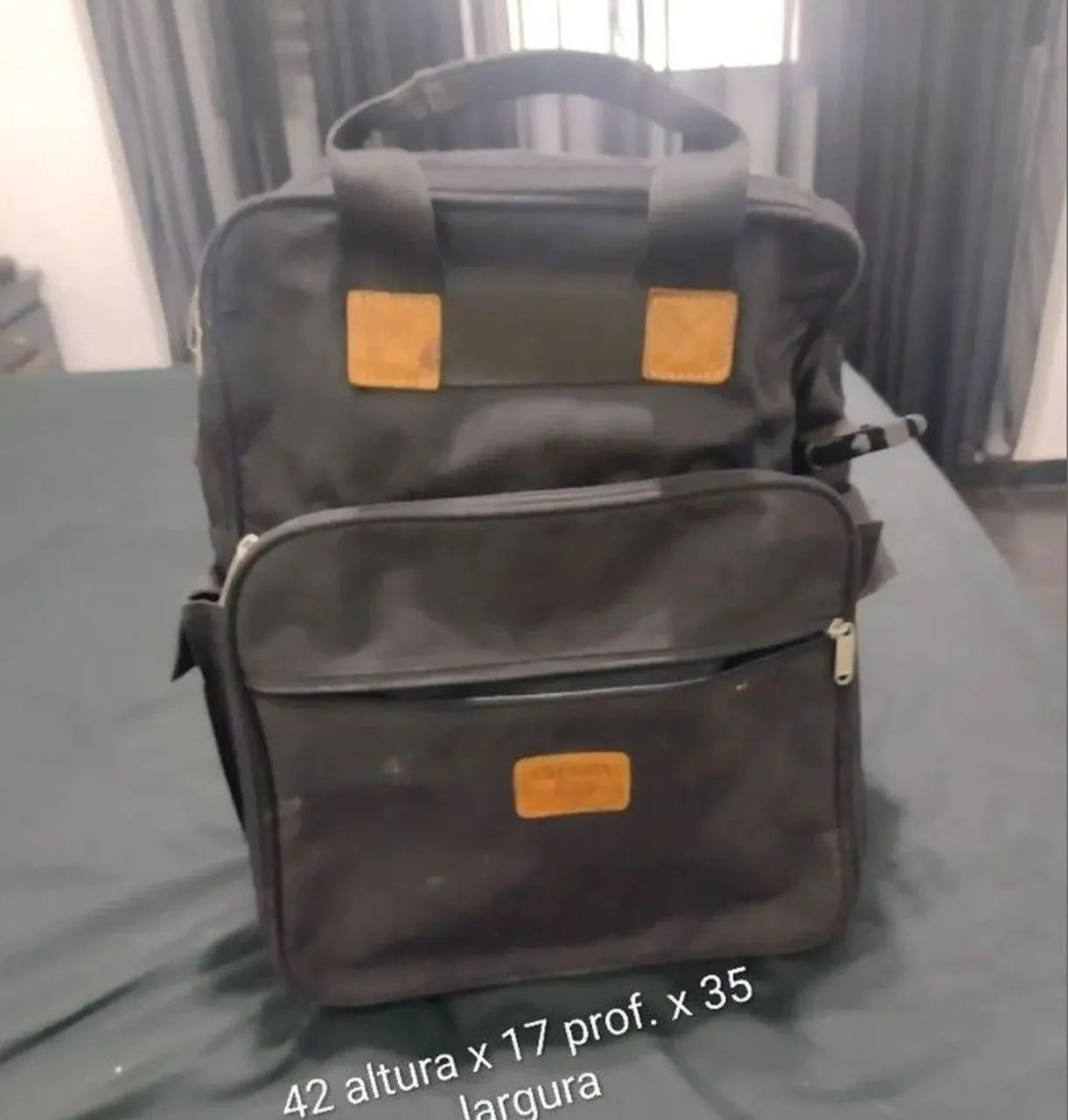 Mochila grande preta 