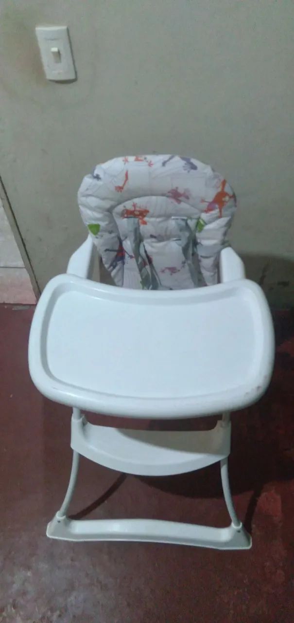 Trocador de fralda e cadeira de dar papa  - Foto 2