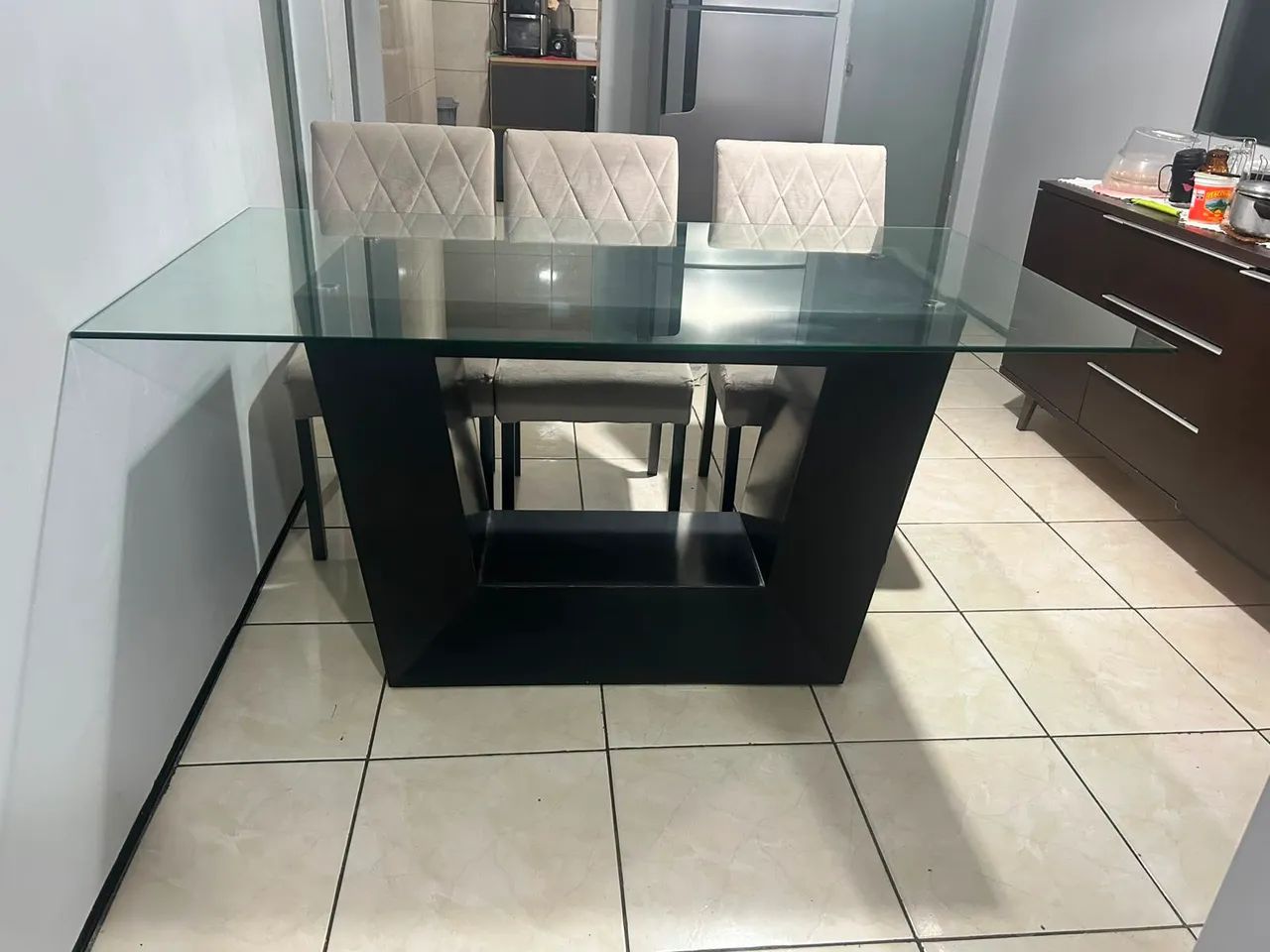 Mesa com 6 cadeiras - tamanho 0,90x1,60 - Foto 2