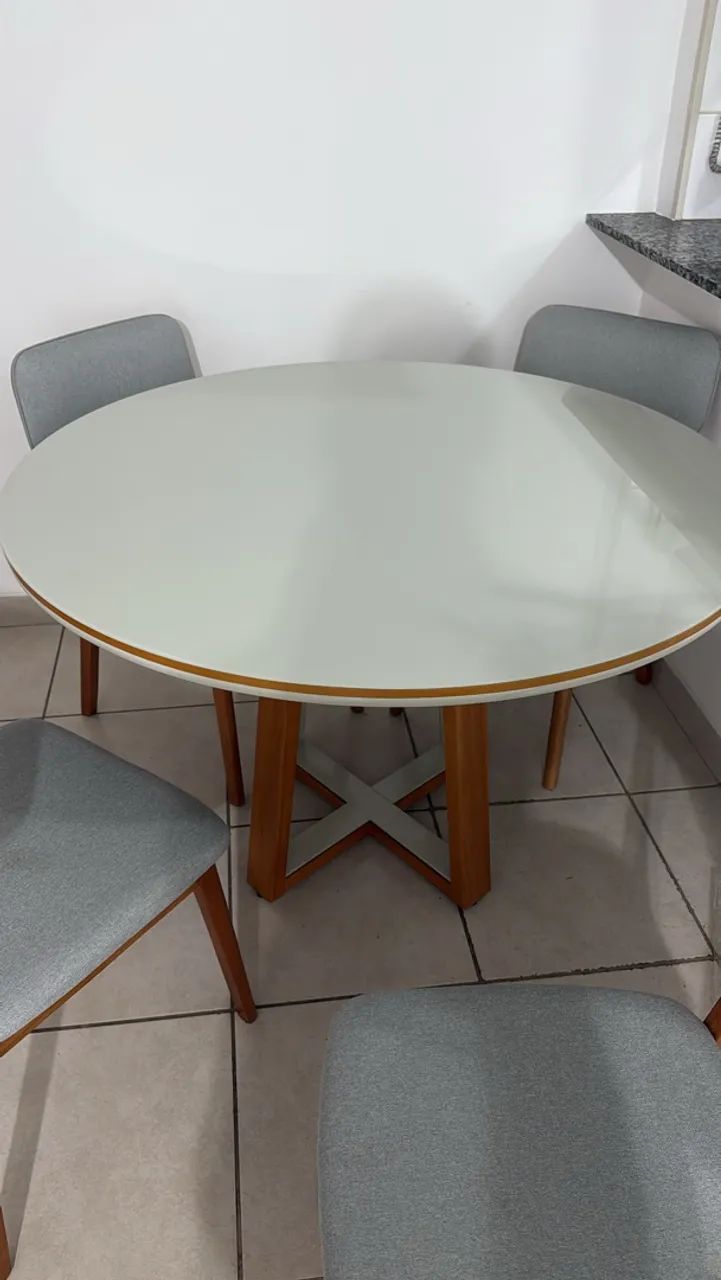 VENDE-SE MESA 