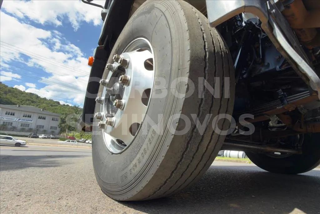 VW 24.280 CONSTELLATION 6X2 - Foto 14