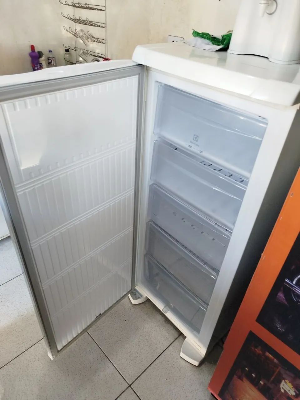 Freezer Eletrolux novo