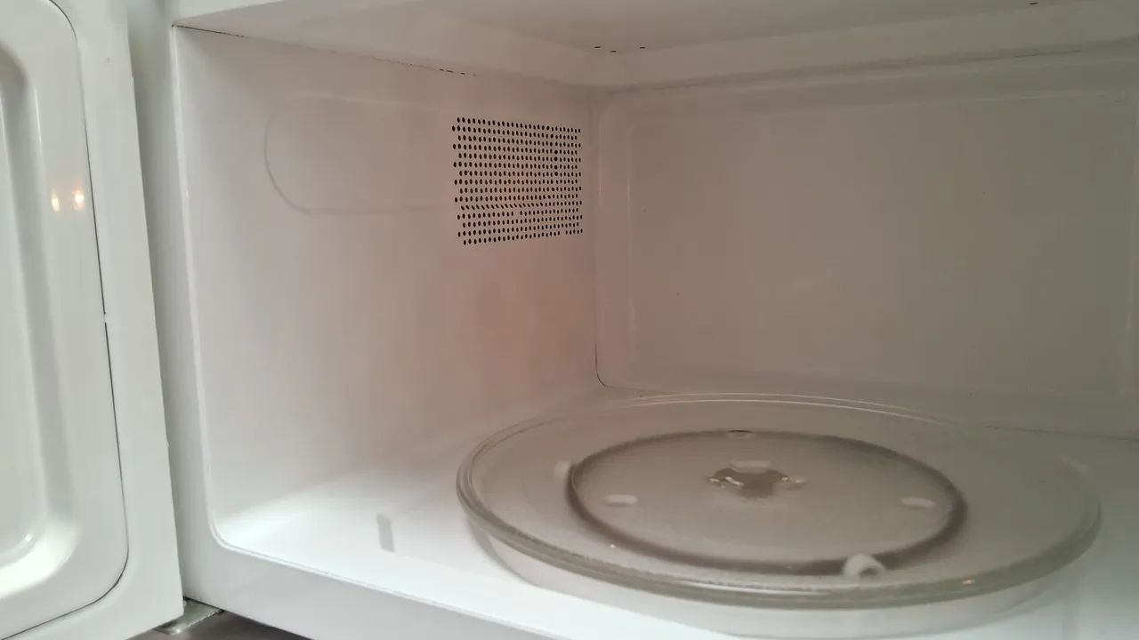Microondas Brastemp - 30 litros -modelo  ative  - Ótimo funcionamento  - Foto 4