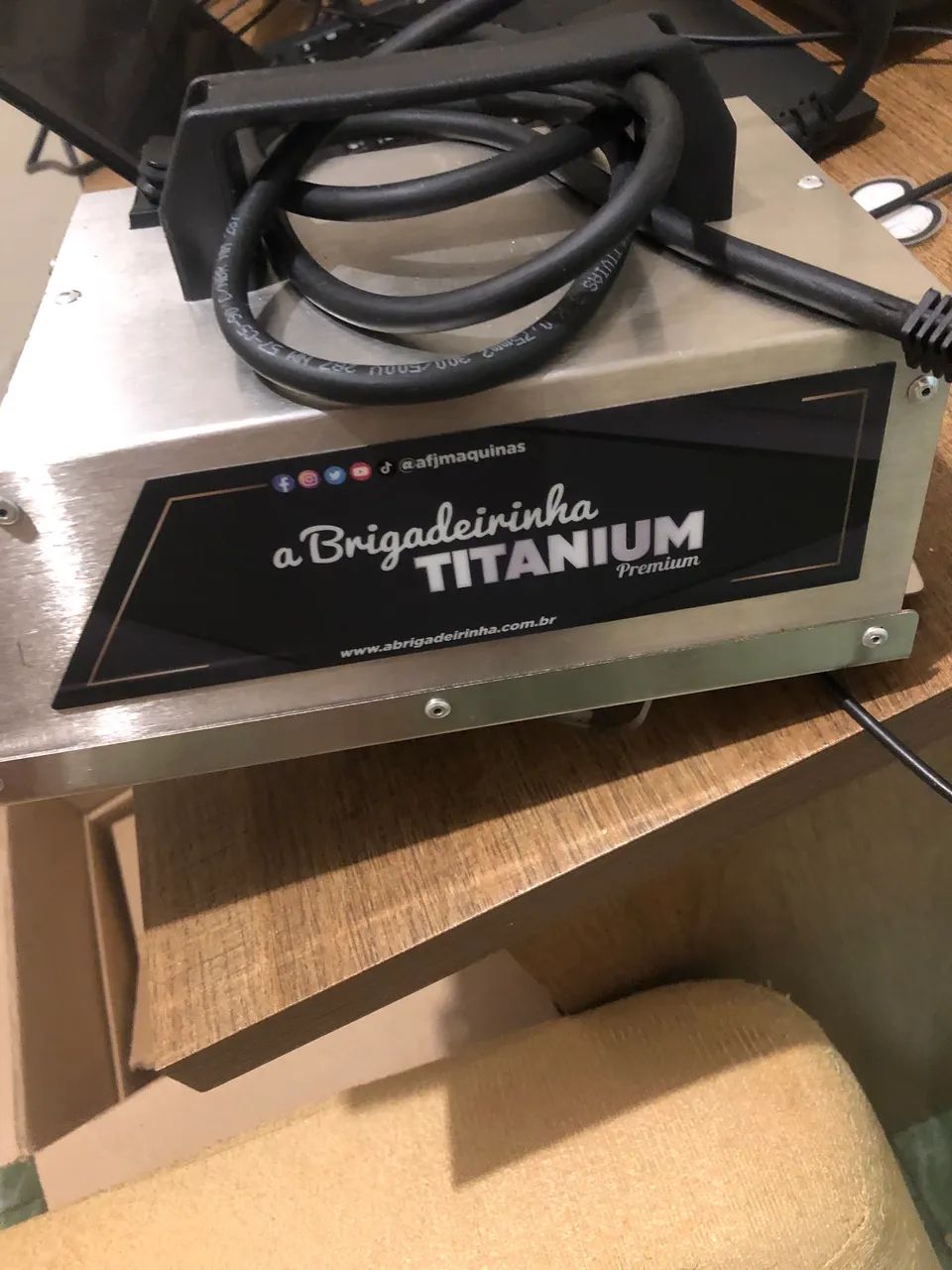 Brigadeirinha titanium