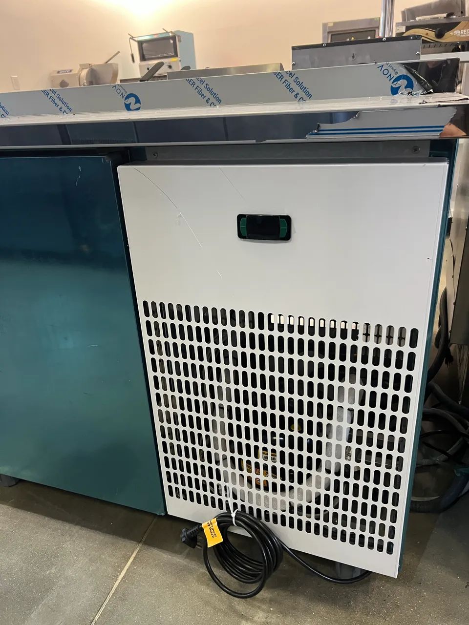 Balcão/bancada de serviço refrigerada 2m total inox - pronta entrega  - Foto 3