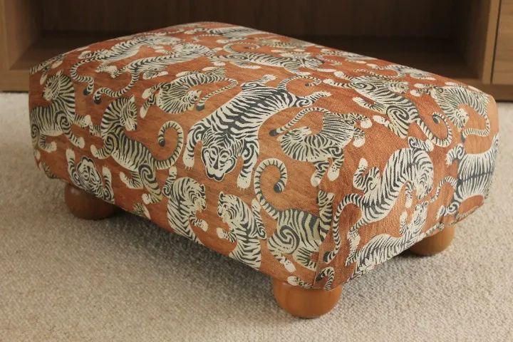 Apoio de pés - pufe - puff baixinho estampado - Foto 4