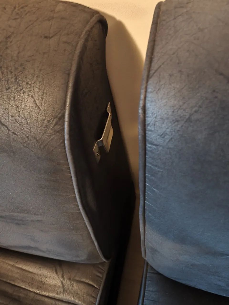 Sofá Modular em Suede Preto com Chaise e Puff  - Foto 5