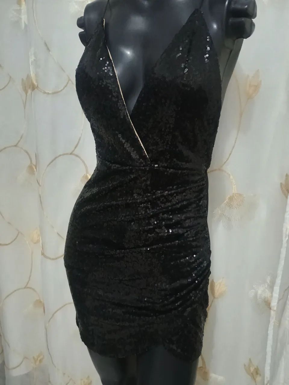 Vestidos bordados com paetê - Foto 2