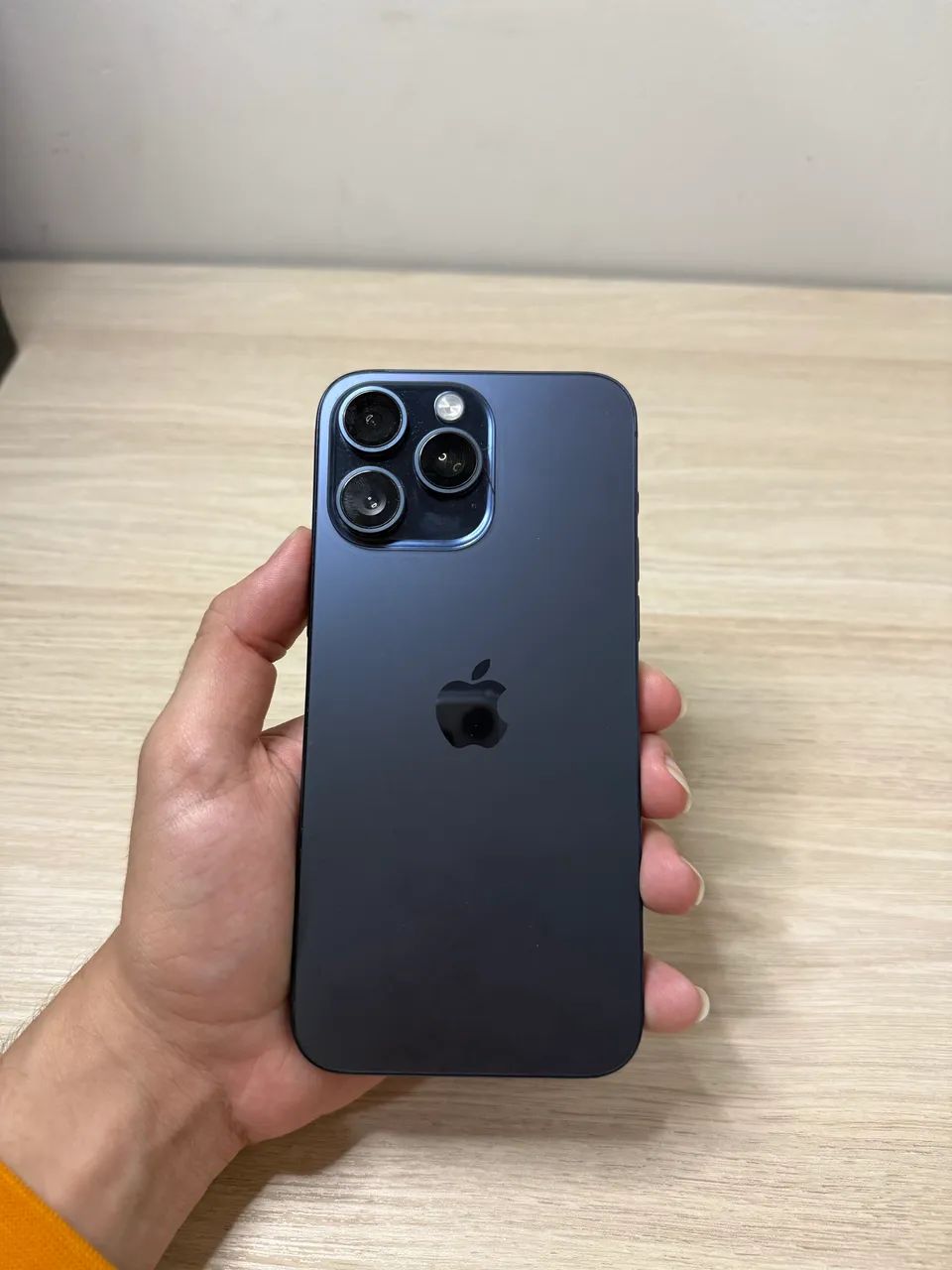 iPhone 15 Pro Max - Foto 2