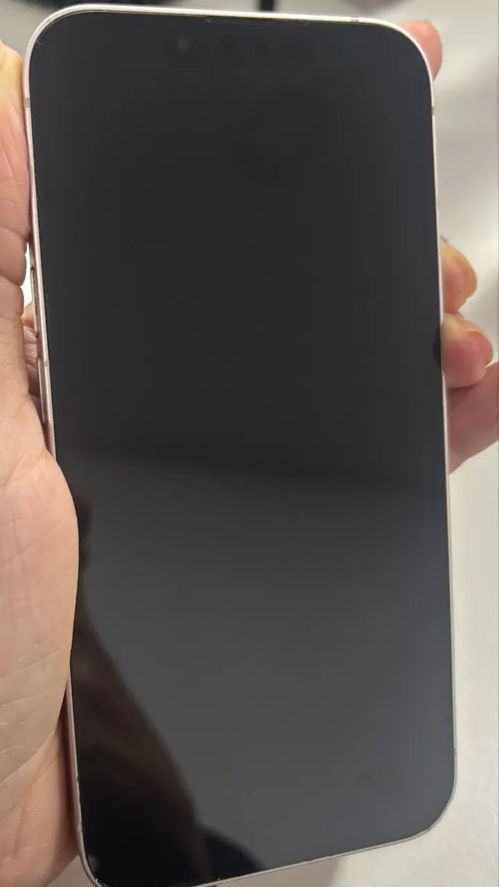 iPhone 13 c/ 128 GB. Com nota fiscal. Sem nenhum defeito.