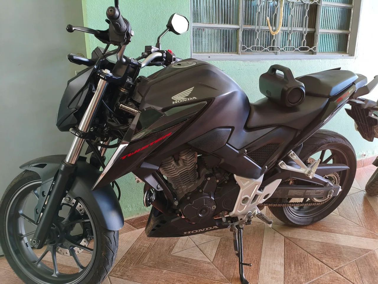 Vendo cb 300f com km baixo - Foto 4